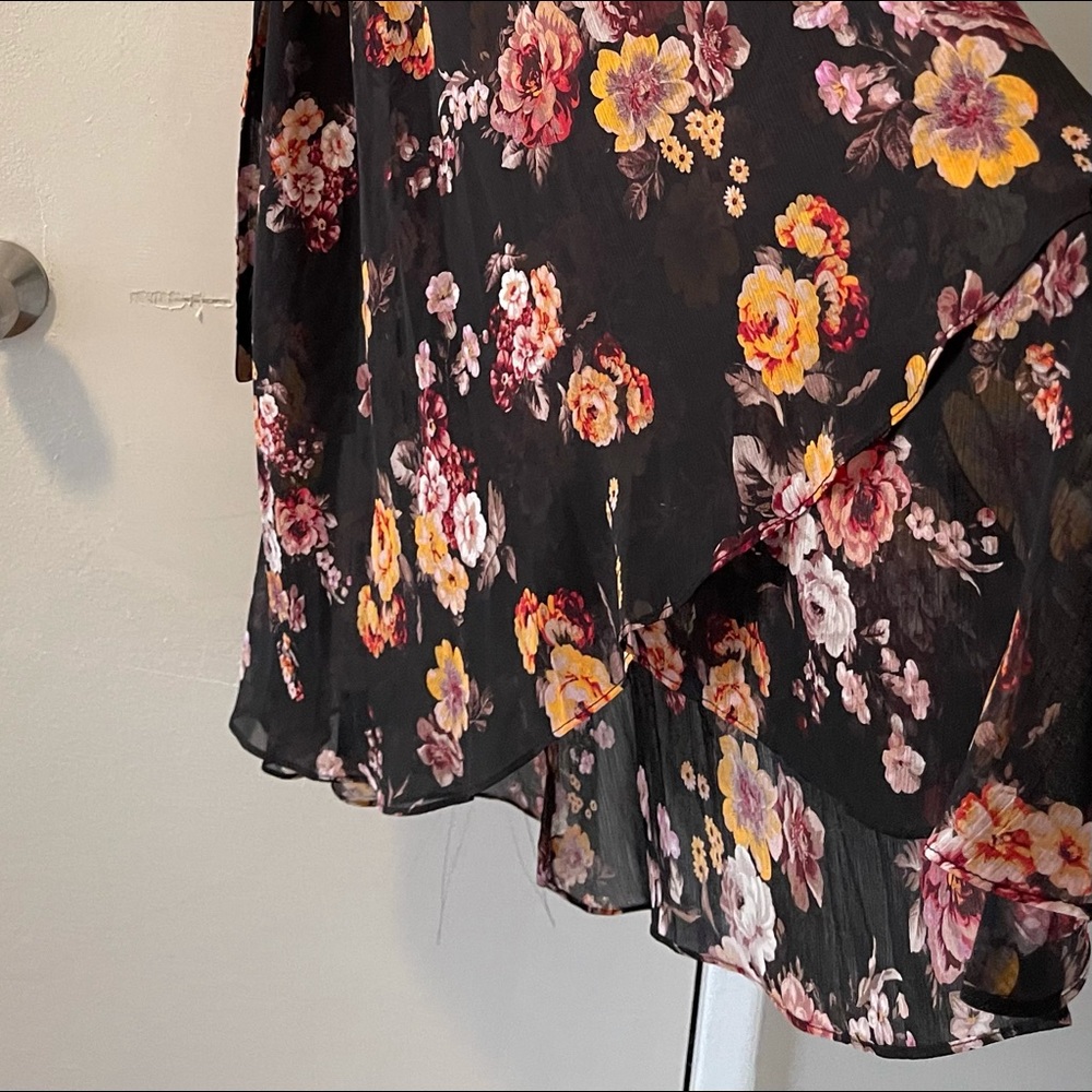 DKNY brand new dress unworn but has no tag, v neck